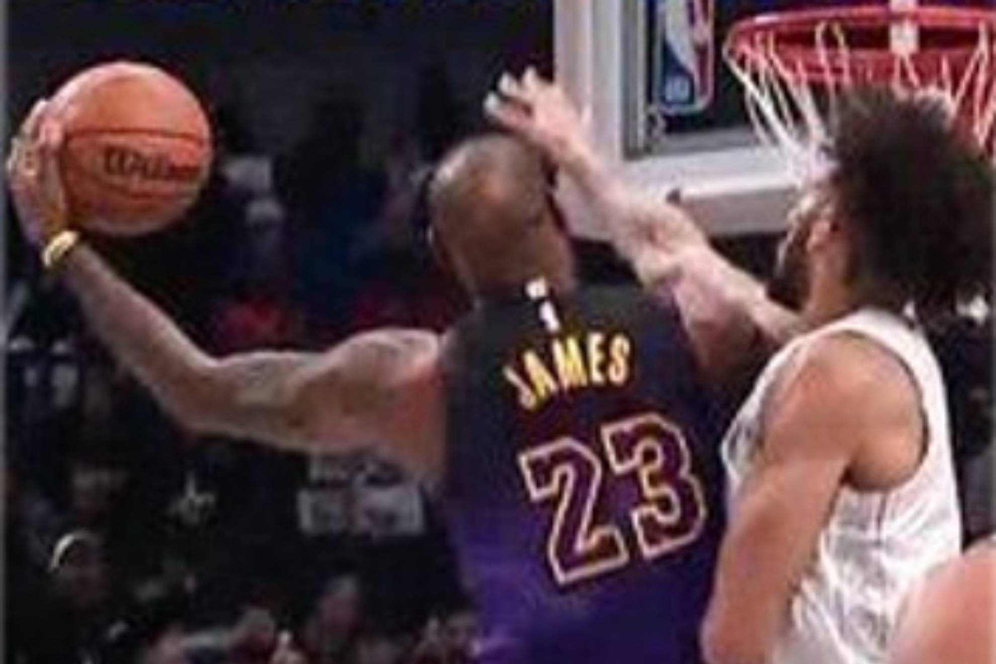 展现出更具 展现出更具